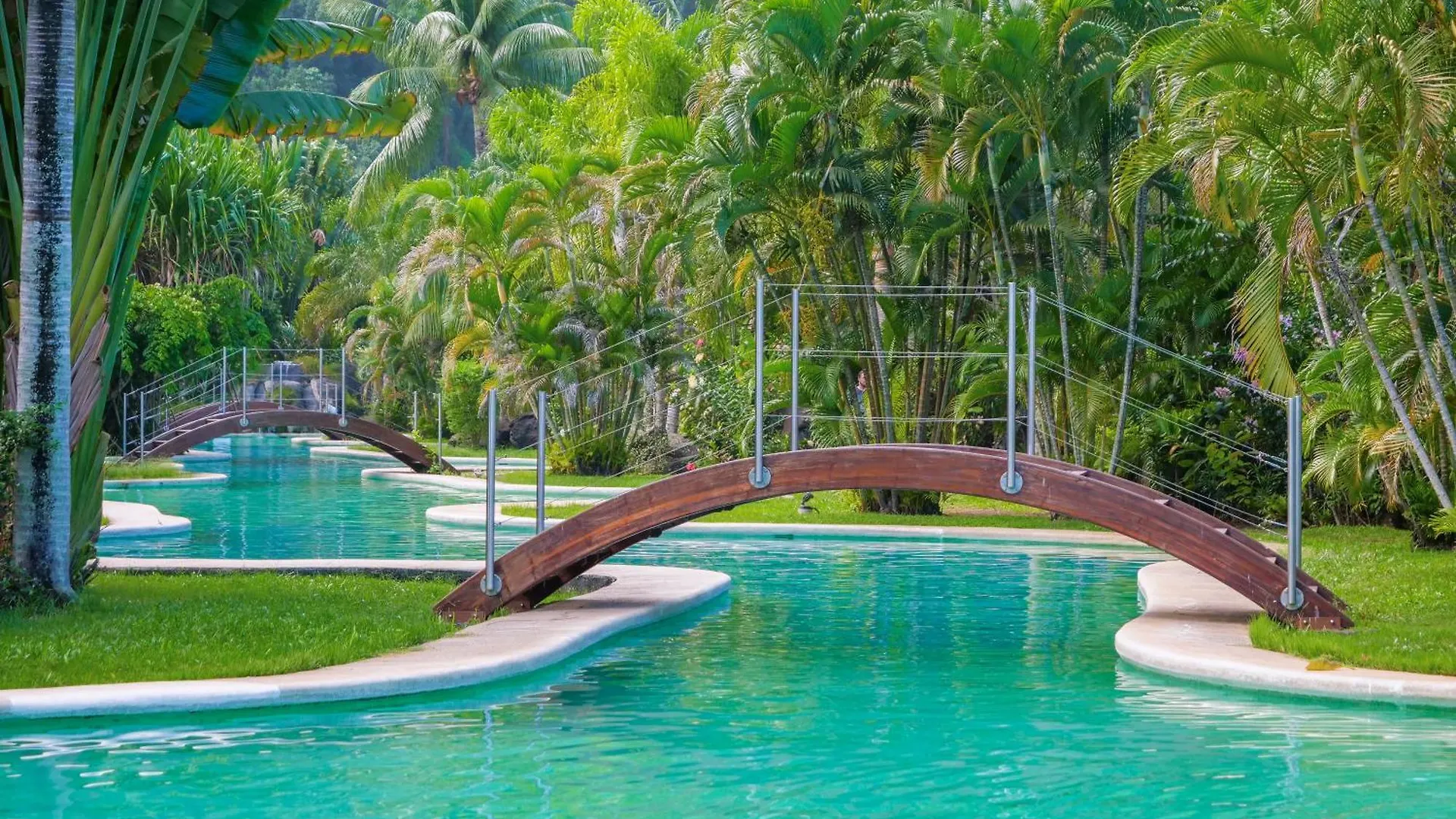 Havre De Paix Avec Piscine Et Plage Idyllique Punaauia